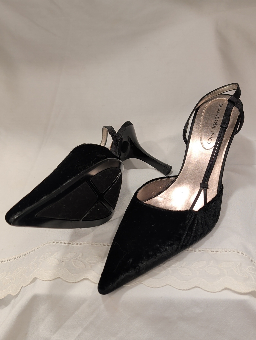 Bandolino 8 M Black Pointy Toed 3 In. Slingback Heels